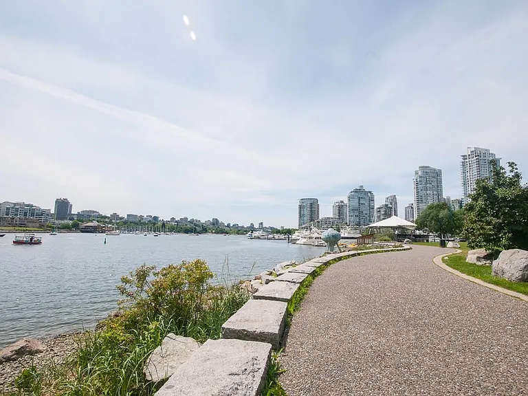 1033 Marinaside Cres #2M — Photo 38