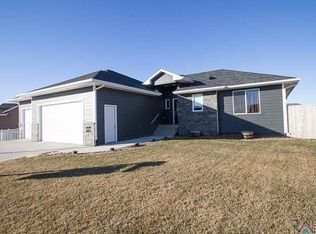4221 N Ohio Ave, Sioux Falls, SD 57107