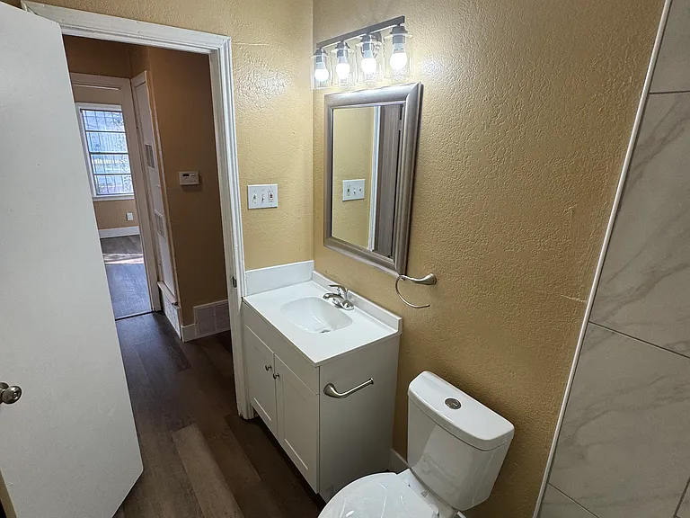 5525 Anderson St — Photo 16