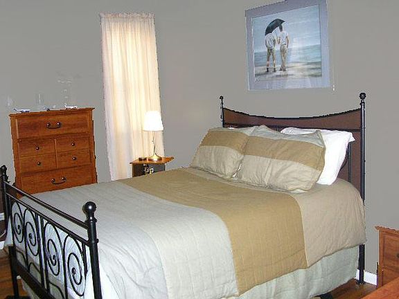 4th image of 1517 W Olive Ave #4