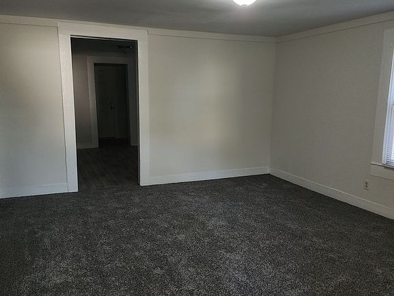 3rd image of 454 Rock Hill Rd