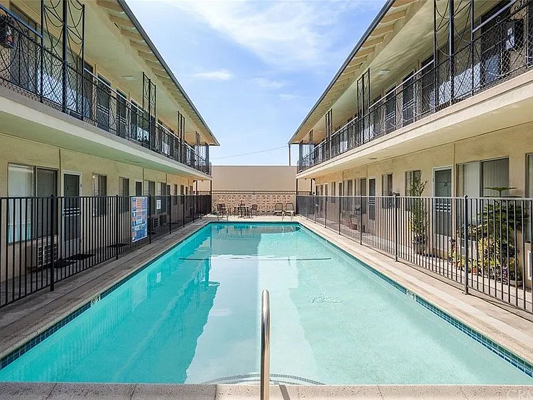 Royal Palms Apartment Complex — Photo 2