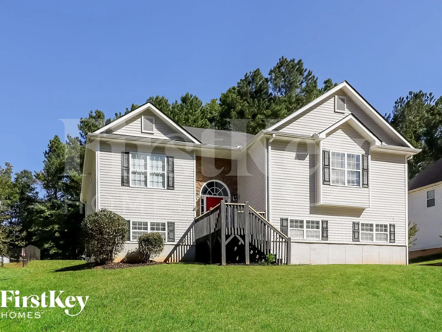 3 bed, 2.0 bath, 1686 sqft, $2,095 — Photo 2