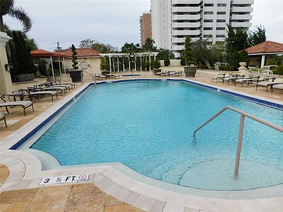 4th image of 4201 Bayshore Blvd Unit 1002