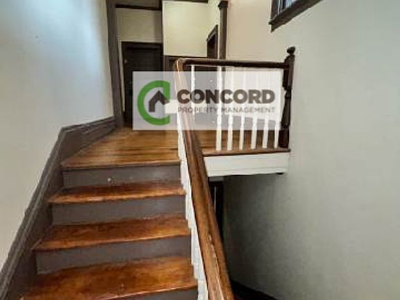4th image of 102 S Mendenhall St APT E