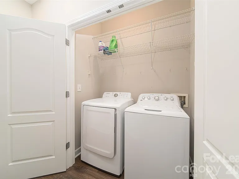 108 Southsquare Row — Photo 9