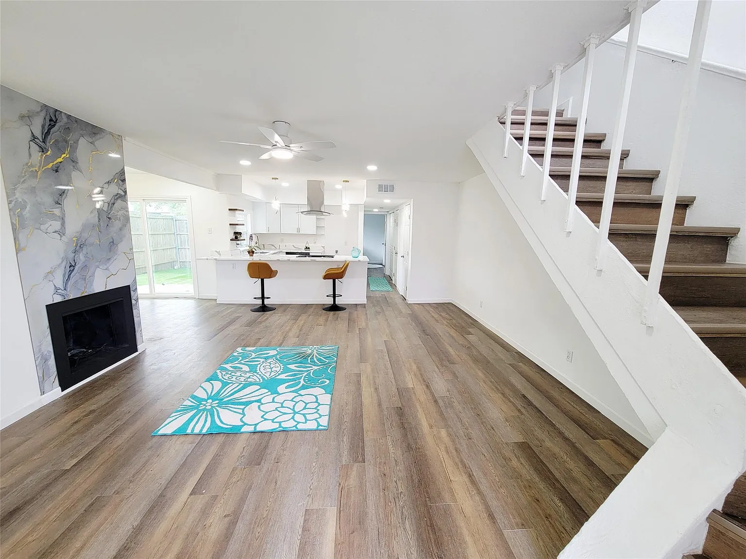 4 bed, 1472 sqft, $2,500 — Photo 2