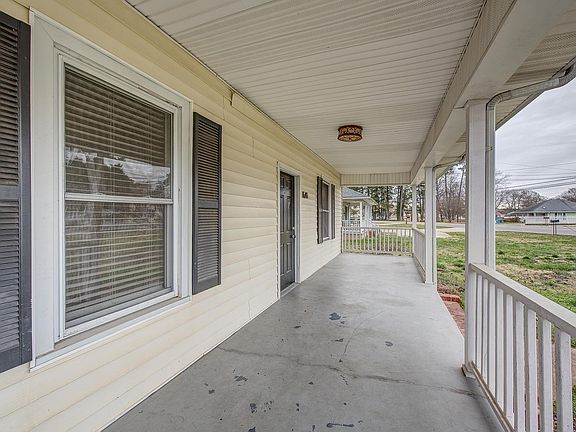 2nd image of 1640 Perfection Ave