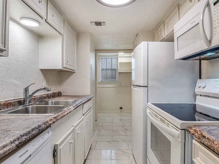 11348 McCree Rd — Photo 5