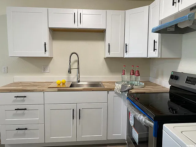 768 N Redwood Rd — Photo 2