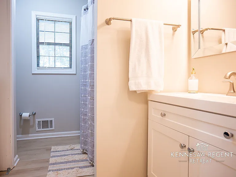 Regent Dr NW — Photo 14