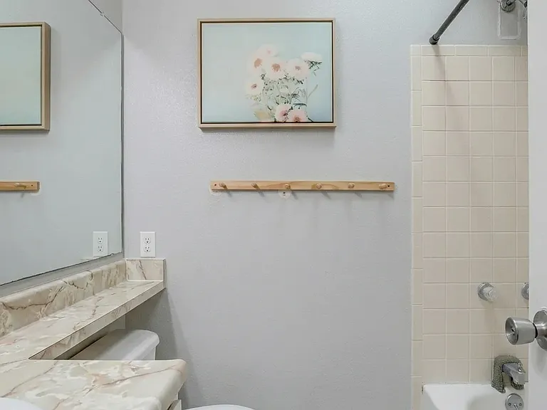 6435 Chantilly Pl — Photo 24