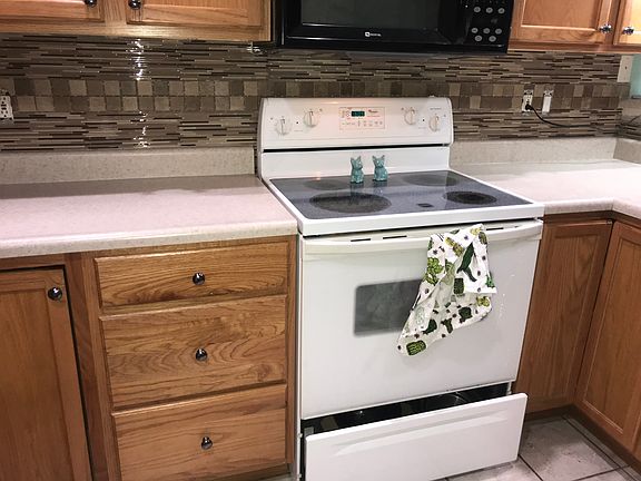 New glass and tile backsplas