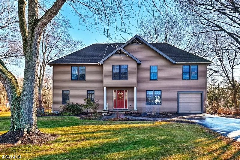264 Woods Rd photo 1