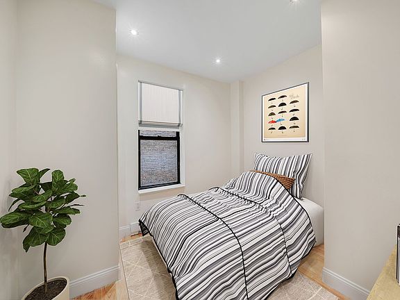 3rd image of 211 W 109th St APT 4D