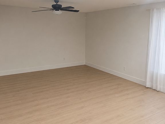 5th image of 2372 Lakewood Dr NW