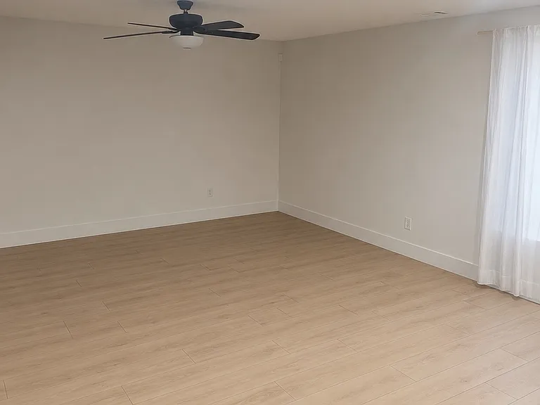 2372 Lakewood Dr NW — Photo 5