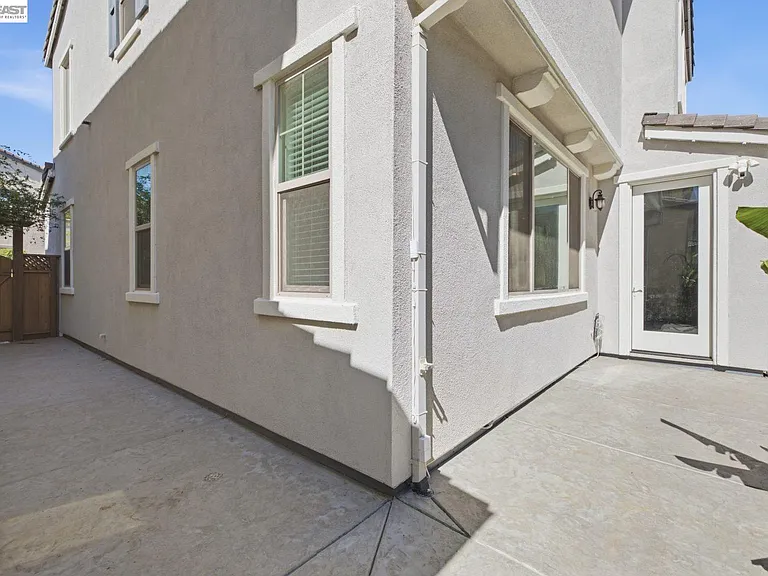 33 W Roccolino Ln — Photo 50