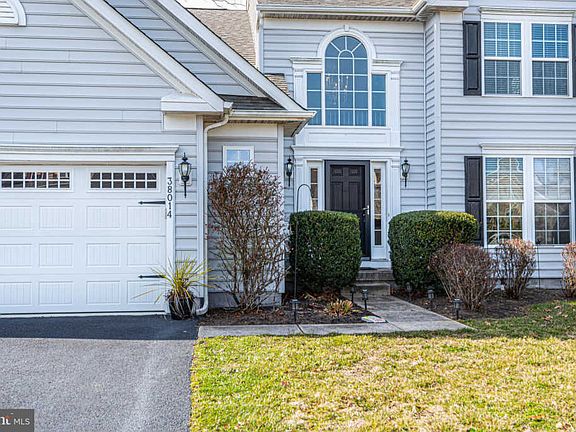 3rd image of 38014 Bayview Cir W