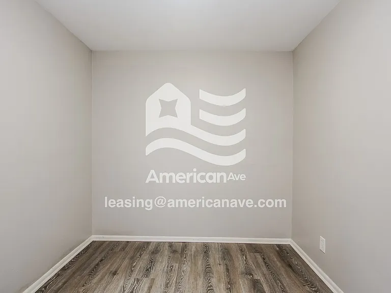 451929_012_wm_-_bedroom_13274131.jpg
