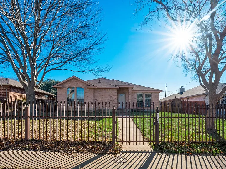 8028 Texridge Dr — Photo 17