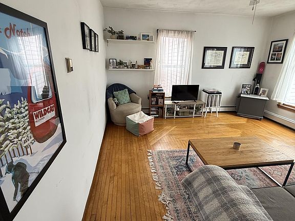 3rd image of 587 Somerville Ave #2
