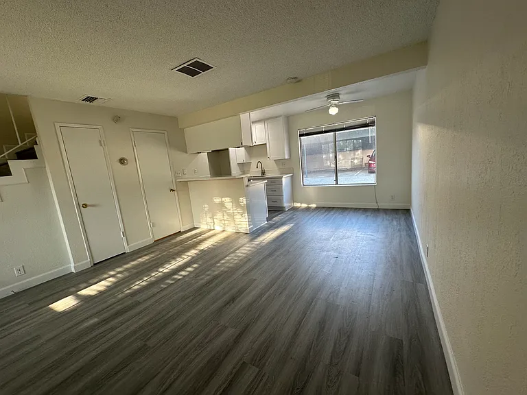 656 E Le Mar Park Dr #D — Photo 12