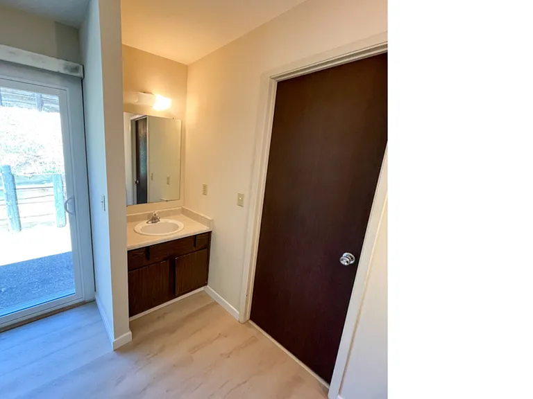 1610 Merritt Dr — Photo 12
