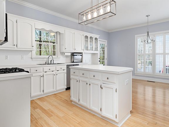 4th image of 644 Camden Rdg