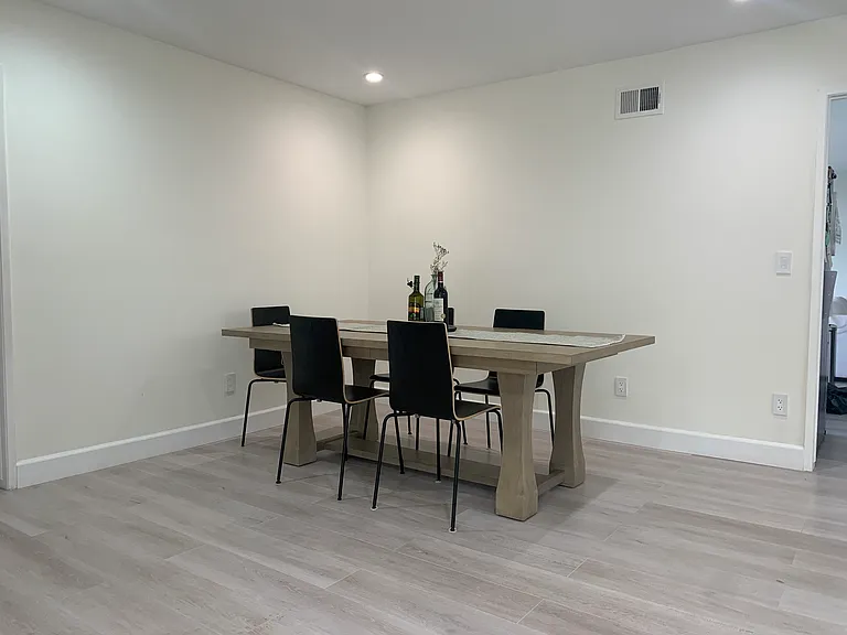 5128 Lindblade Dr — Photo 3