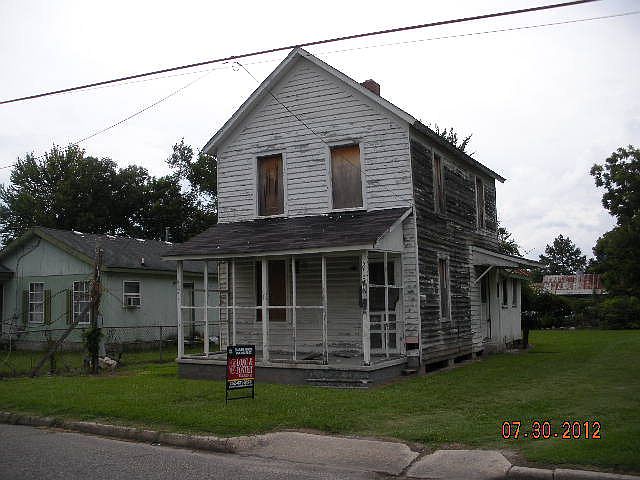 1st image of 212 Bell St