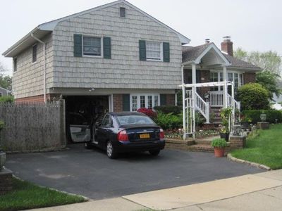 15 Albany, Hicksville, NY, 11801