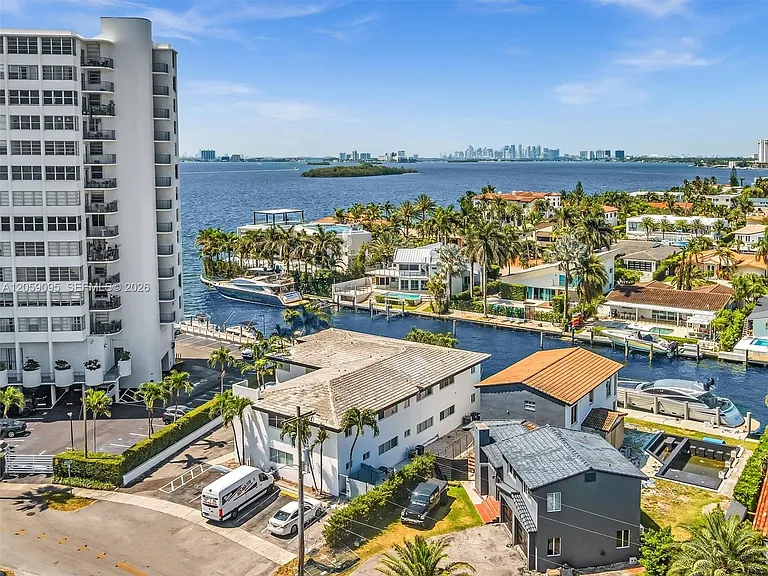 11900 N Bayshore Dr #207 — Photo 25