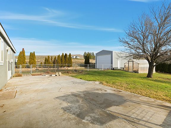 5th image of 401 CLEMANS VIEW Road