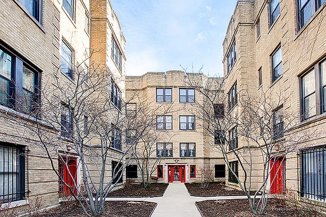 1st image of 4405 N Sacramento Ave #313