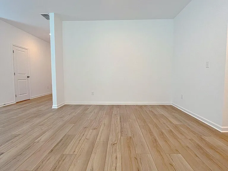 366 Golden Eagle Pkwy — Photo 10