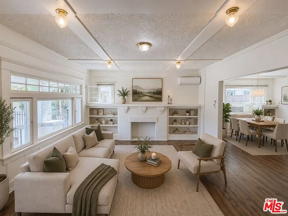 3 bed, 1.0 bath, 1340 sqft, $2,695 — Photo 1