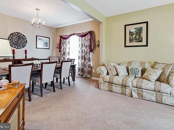 4th image of 437 Georgiana Dr
