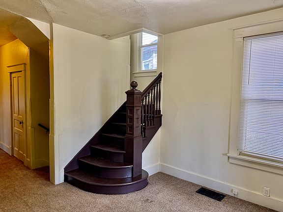 3rd image of 1112 N Gaines St