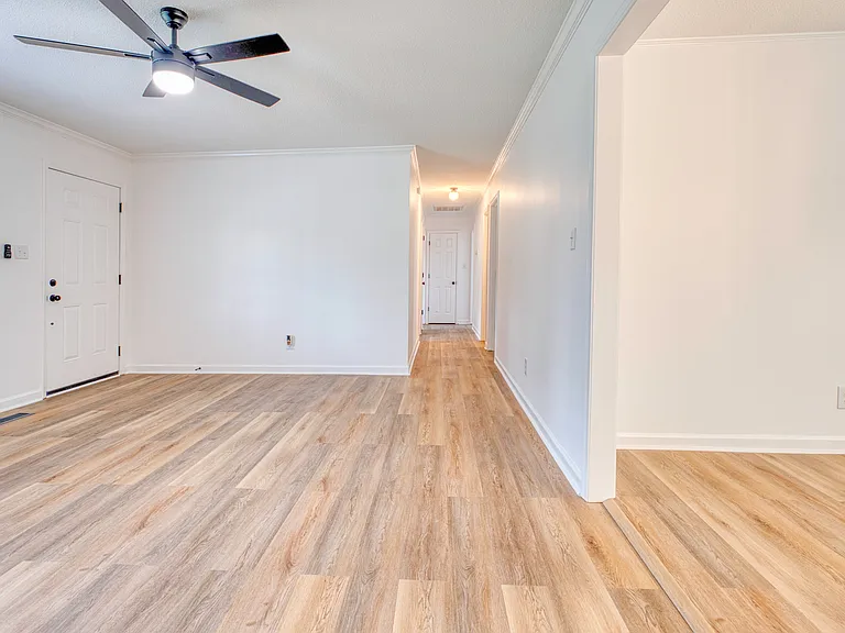 825 Fresno Dr — Photo 7