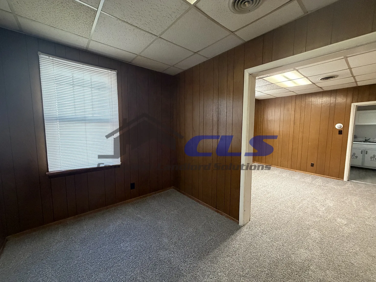 1811 N 8th St - 3 — Photo 2