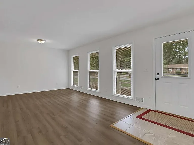 4845 Oak Grove Dr — Photo 6