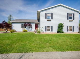 2205 Gravenhurst Dr, Bloomington, IL 61705