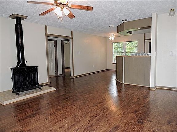 3rd image of 21386 Dogwood Dr
