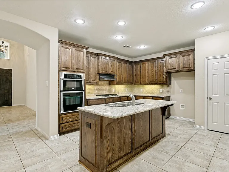1148 Amy Dr — Photo 4