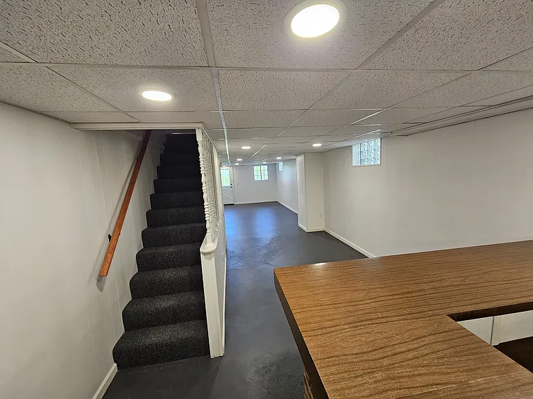 236 McCartney Dr — Photo 36