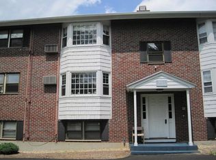 1 Town House Ln APT 13, Acton, MA 01720