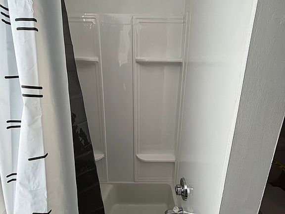 3rd image of 24 Pearl St #2