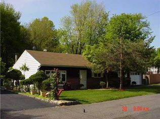 3 Peace St, Edison, NJ 08820