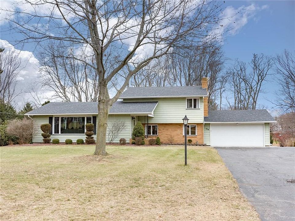 1st image of 454 Sun Hill Ln